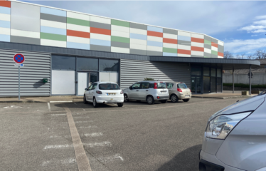 Location local commercial 511 m² Rillieux La Pape